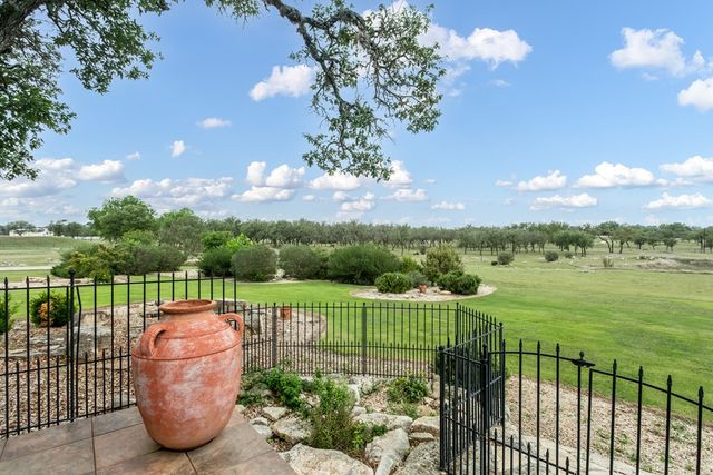 1320 Pass Creek Rd, Kerrville, TX 78028