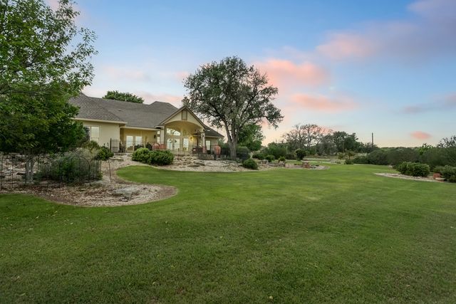 1320 Pass Creek Rd, Kerrville, TX 78028
