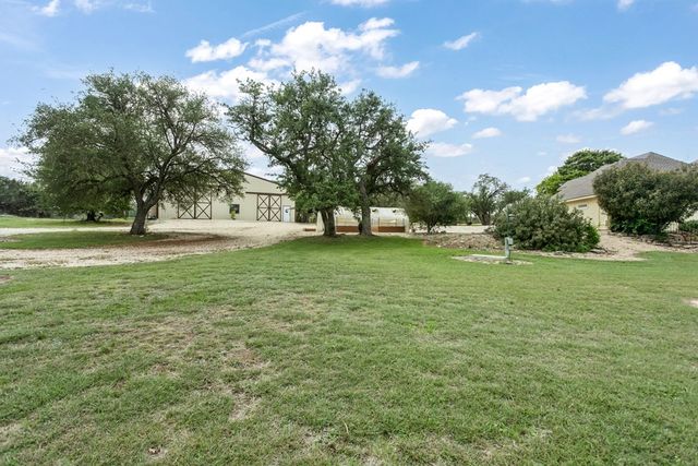 1320 Pass Creek Rd, Kerrville, TX 78028