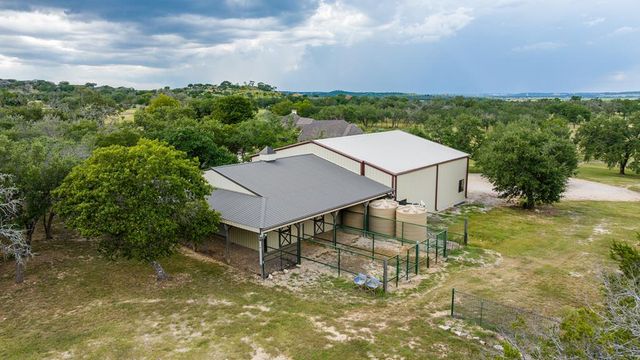 1320 Pass Creek Rd, Kerrville, TX 78028