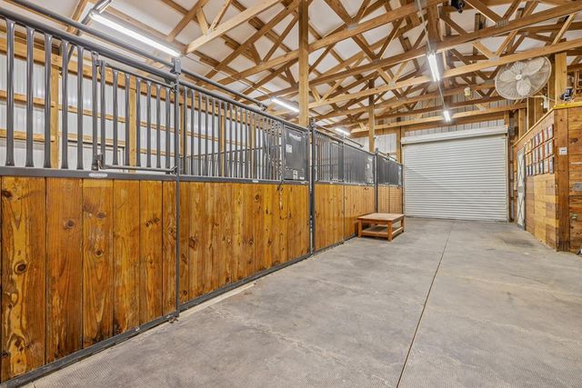 1320 Pass Creek Rd, Kerrville, TX 78028