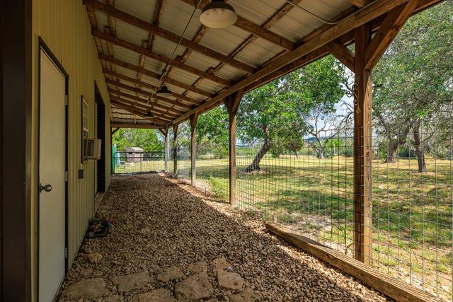 1320 Pass Creek Rd, Kerrville, TX 78028