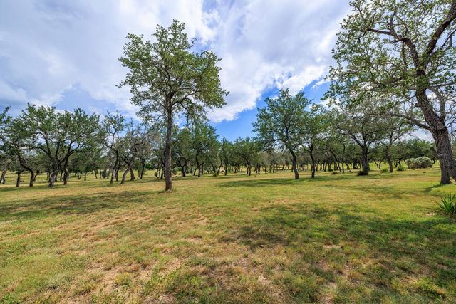 1320 Pass Creek Rd, Kerrville, TX 78028
