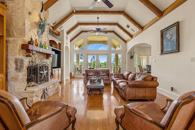 1320 Pass Creek Rd, Kerrville, TX 78028
