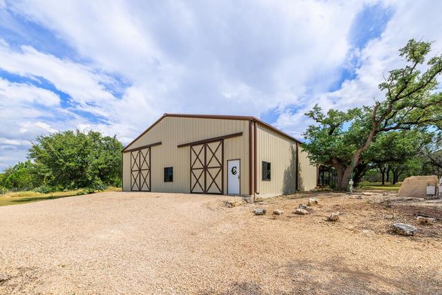 1320 Pass Creek Rd, Kerrville, TX 78028