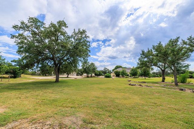 1320 Pass Creek Rd, Kerrville, TX 78028