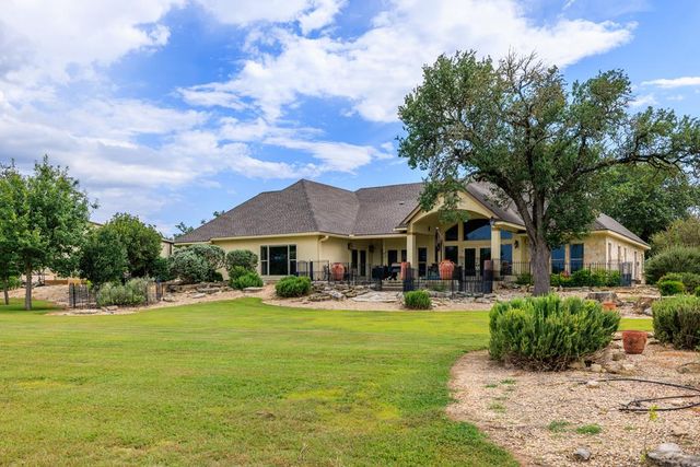 1320 Pass Creek Rd, Kerrville, TX 78028