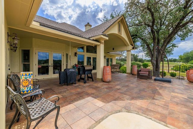 1320 Pass Creek Rd, Kerrville, TX 78028