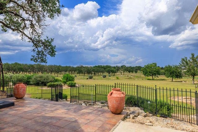 1320 Pass Creek Rd, Kerrville, TX 78028