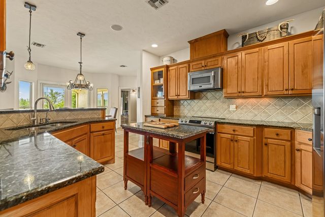 1320 Pass Creek Rd, Kerrville, TX 78028