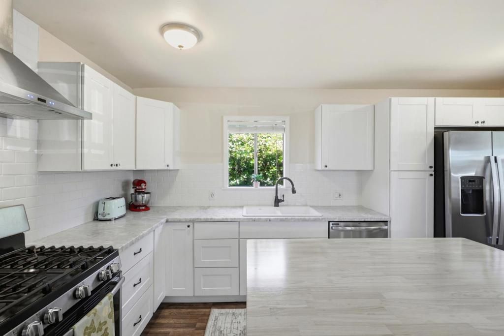 Image 12 of property listing at 501 Brighton Road, Pacifica, CA 94044