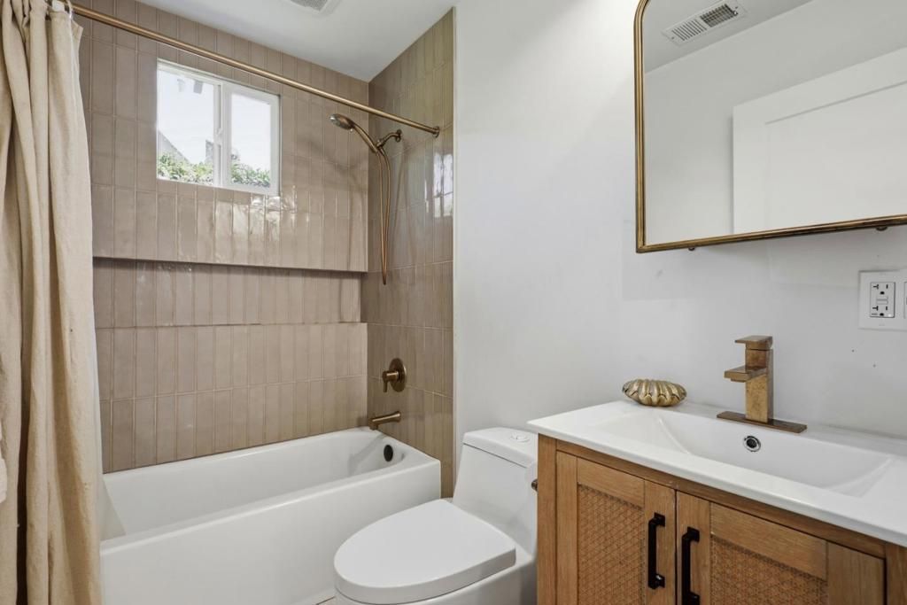 Image 16 of property listing at 501 Brighton Road, Pacifica, CA 94044