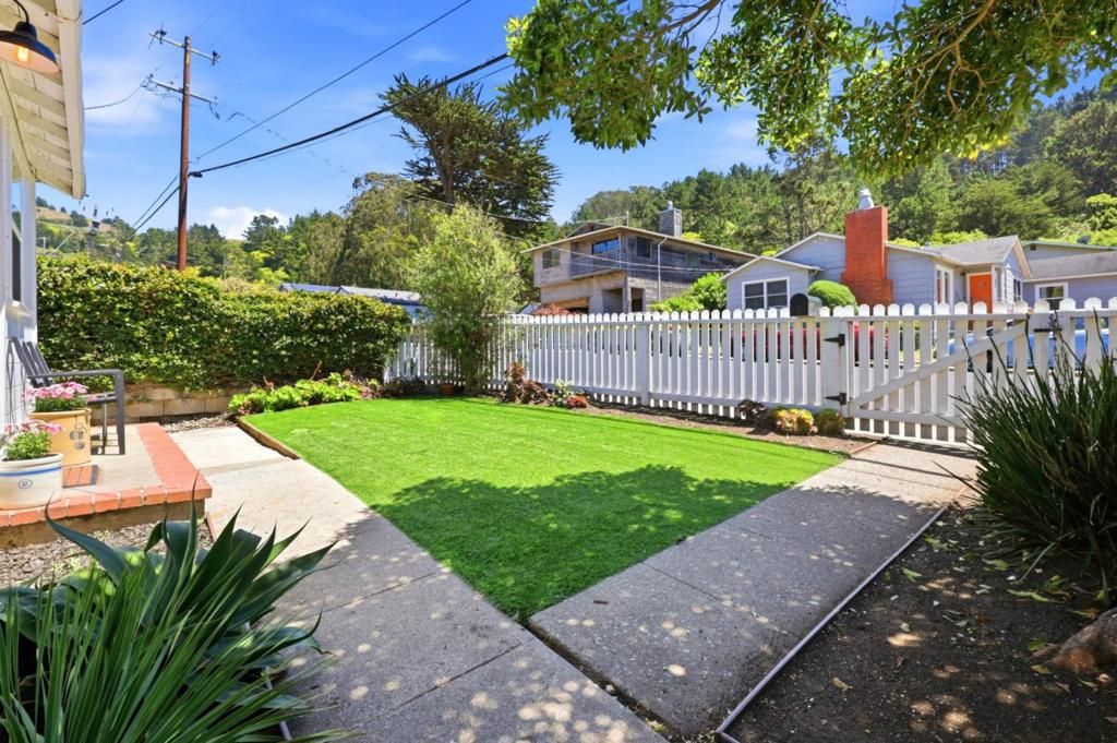 Image 5 of property listing at 501 Brighton Road, Pacifica, CA 94044