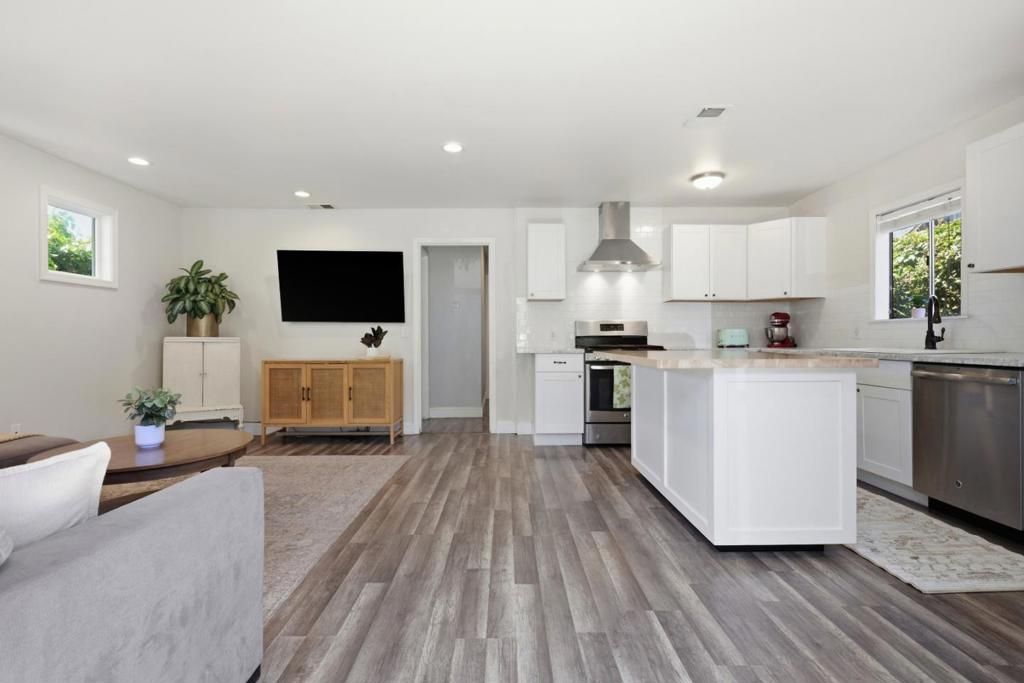 Image 6 of property listing at 501 Brighton Road, Pacifica, CA 94044