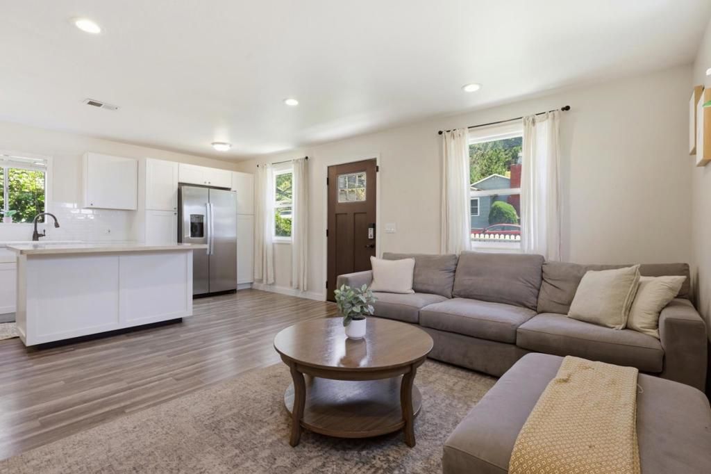 Image 9 of property listing at 501 Brighton Road, Pacifica, CA 94044