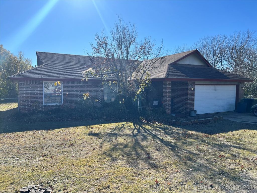 10722 E First Street, Claremore, OK 74019