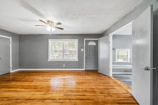 325 17th Street SW, Paris, TX 75460