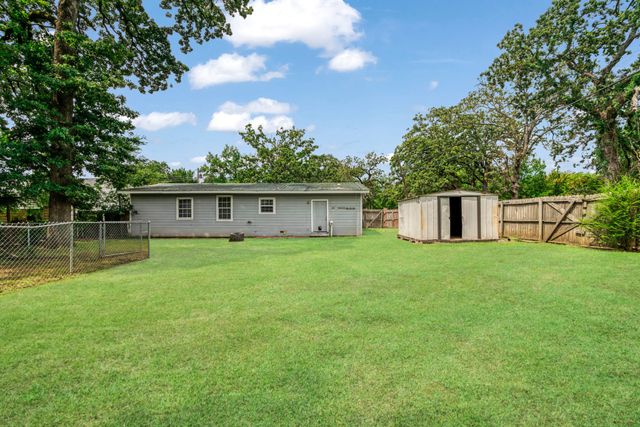 325 17th Street SW, Paris, TX 75460