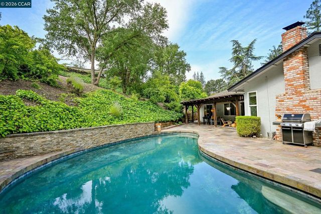 56 Baja Loma Ct, Danville, CA 94526