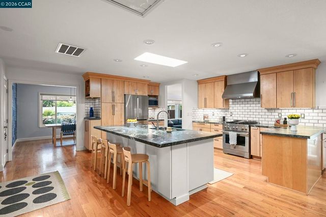 56 Baja Loma Ct, Danville, CA 94526