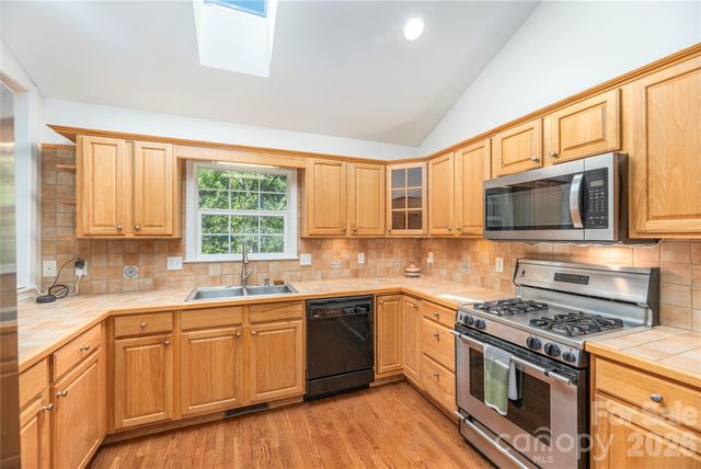 602 Hidden Springs Drive, Asheville, NC 28804