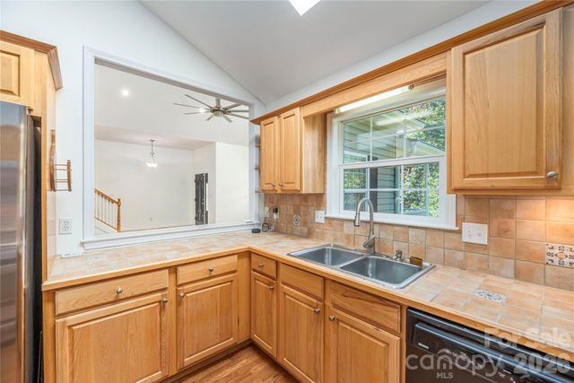 602 Hidden Springs Drive, Asheville, NC 28804