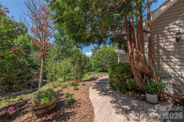 602 Hidden Springs Drive, Asheville, NC 28804