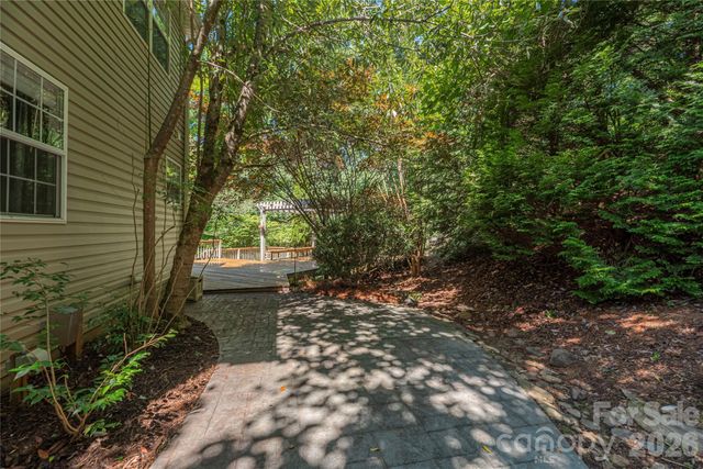 602 Hidden Springs Drive, Asheville, NC 28804