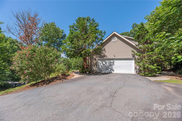 602 Hidden Springs Drive, Asheville, NC 28804
