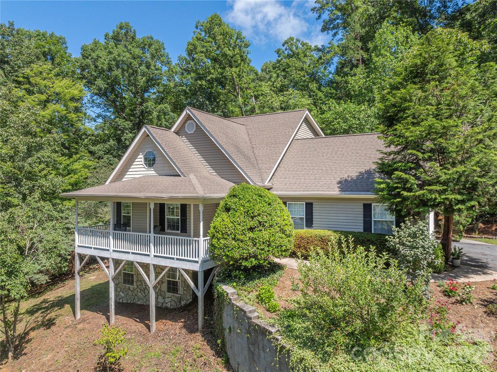 602 Hidden Springs Drive, Asheville, NC 28804