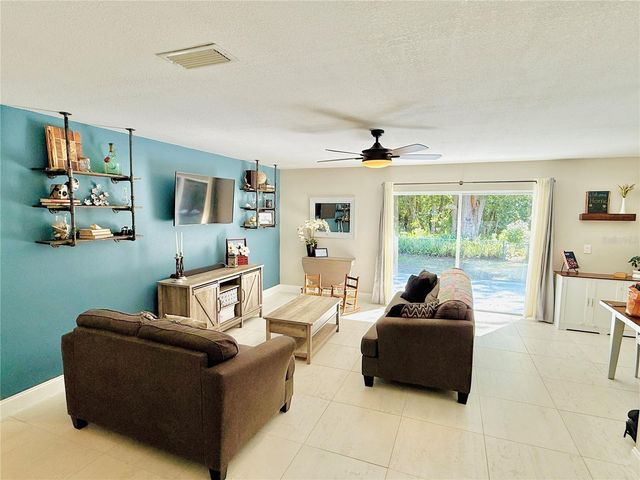 14337 DIPLOMAT DRIVE, Tampa, FL 33613