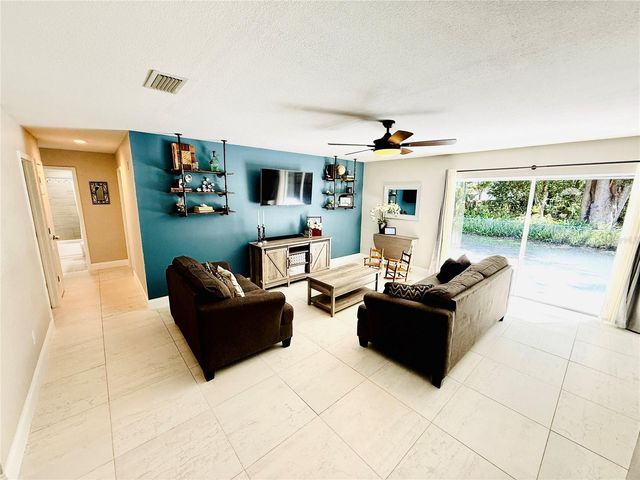 14337 DIPLOMAT DRIVE, Tampa, FL 33613