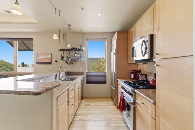 3339 Central Avenue NE 301, Albuquerque, NM 87106