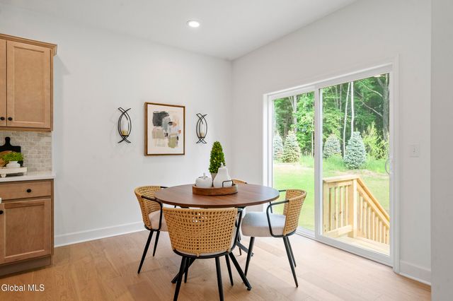 16 Mackenna Court, Ballston, NY 12019