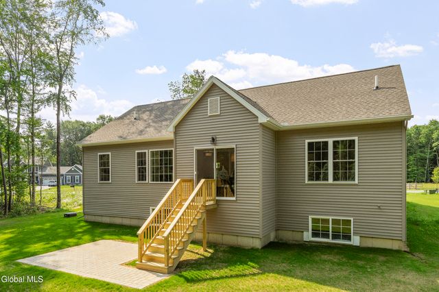 16 Mackenna Court, Ballston, NY 12019