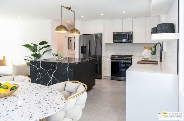 2080 N San Gorgonio Road, Palm Springs, CA 92262