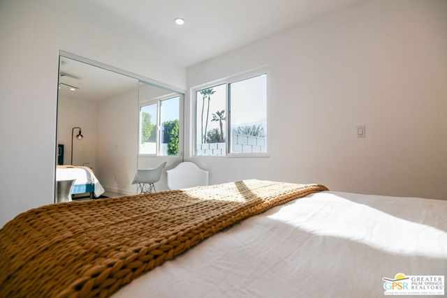 2080 N San Gorgonio Road, Palm Springs, CA 92262