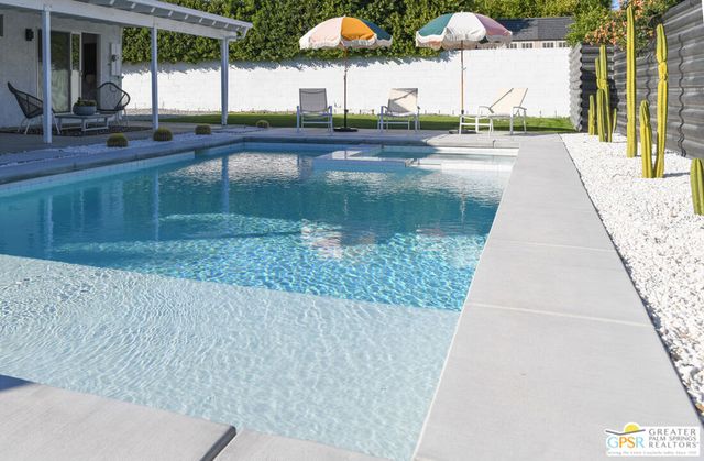 2080 N San Gorgonio Road, Palm Springs, CA 92262