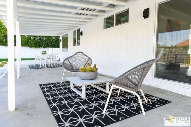 2080 N San Gorgonio Road, Palm Springs, CA 92262
