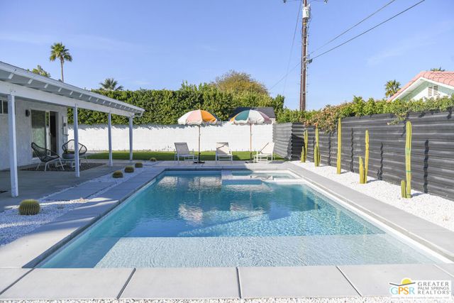 2080 N San Gorgonio Road, Palm Springs, CA 92262