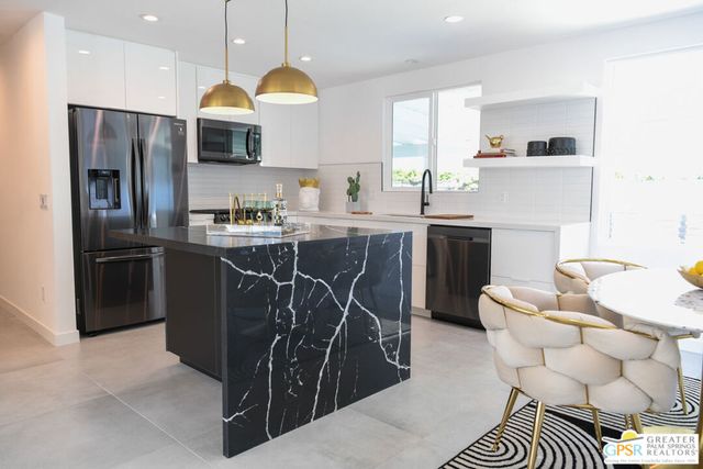 2080 N San Gorgonio Road, Palm Springs, CA 92262