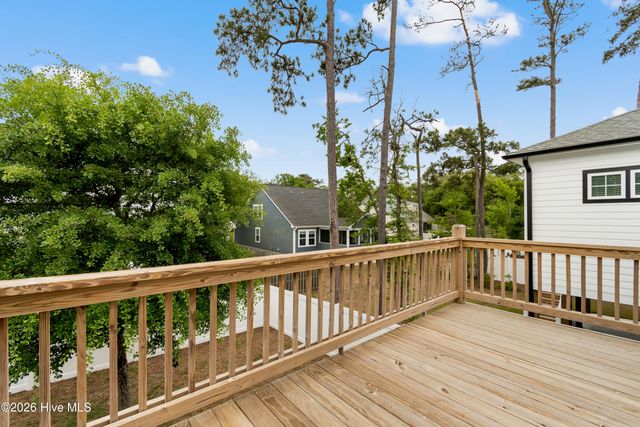 334 NE 49th Street, Oak Island, NC 28465