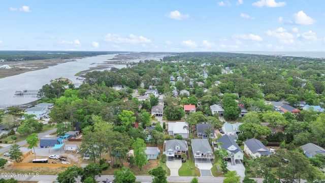 334 NE 49th Street, Oak Island, NC 28465