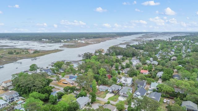 334 NE 49th Street, Oak Island, NC 28465