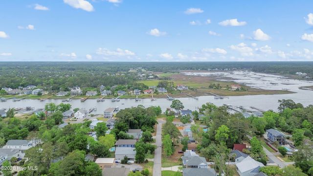 334 NE 49th Street, Oak Island, NC 28465