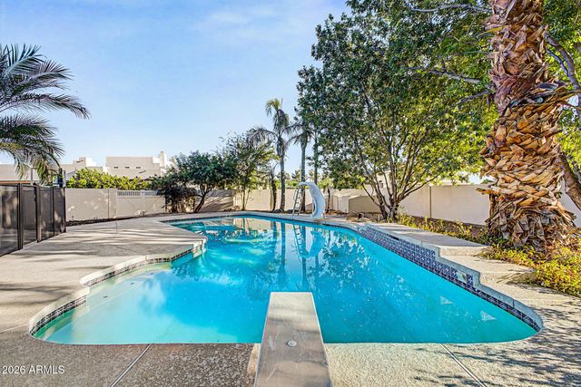 4402 E INDIGO BAY Drive, Gilbert, AZ 85234