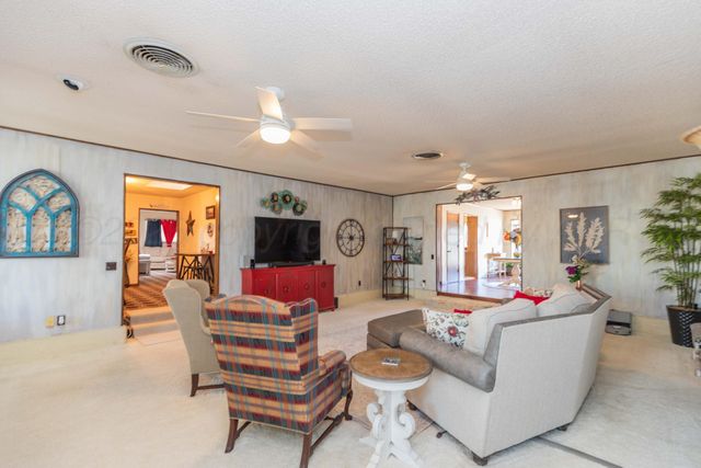 3 Sandstone Drive, Borger, TX 79007