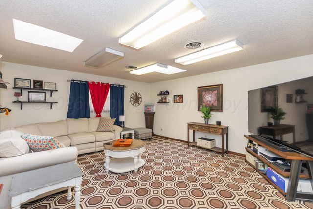 3 Sandstone Drive, Borger, TX 79007