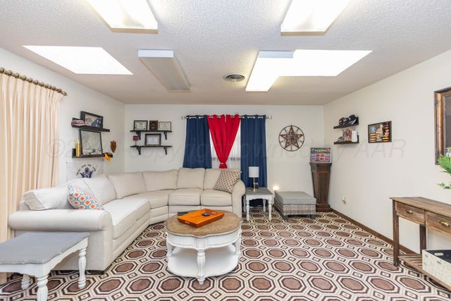 3 Sandstone Drive, Borger, TX 79007