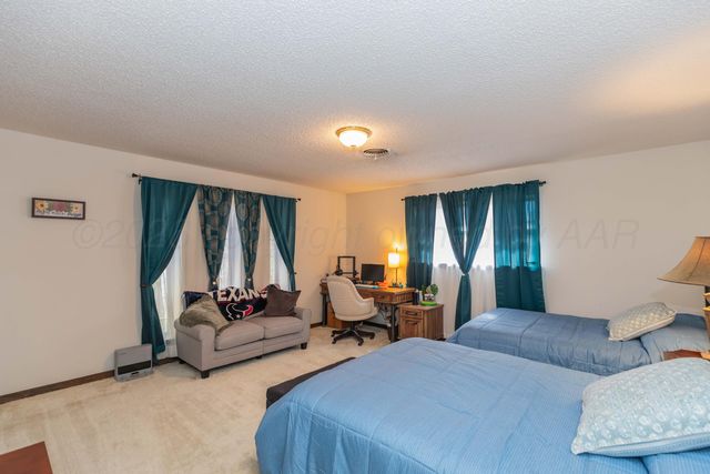 3 Sandstone Drive, Borger, TX 79007